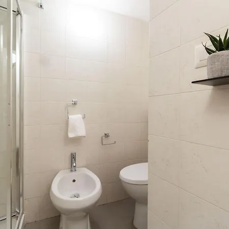 Elegant Flat In The Centre With Two *